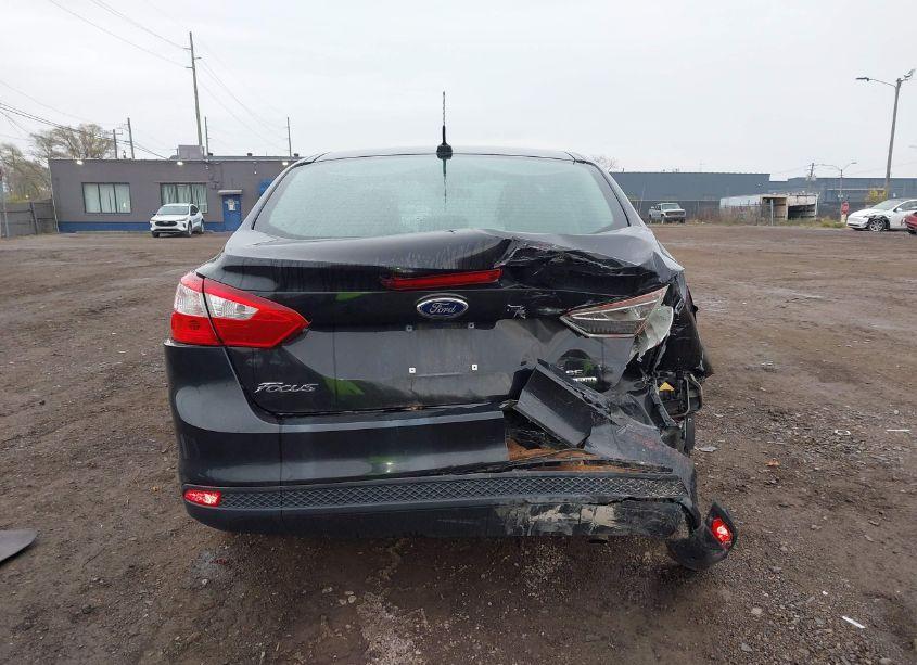 Photo 17 of 2012 Ford Focus SE (VIN 1FAHP3F26CL418418)