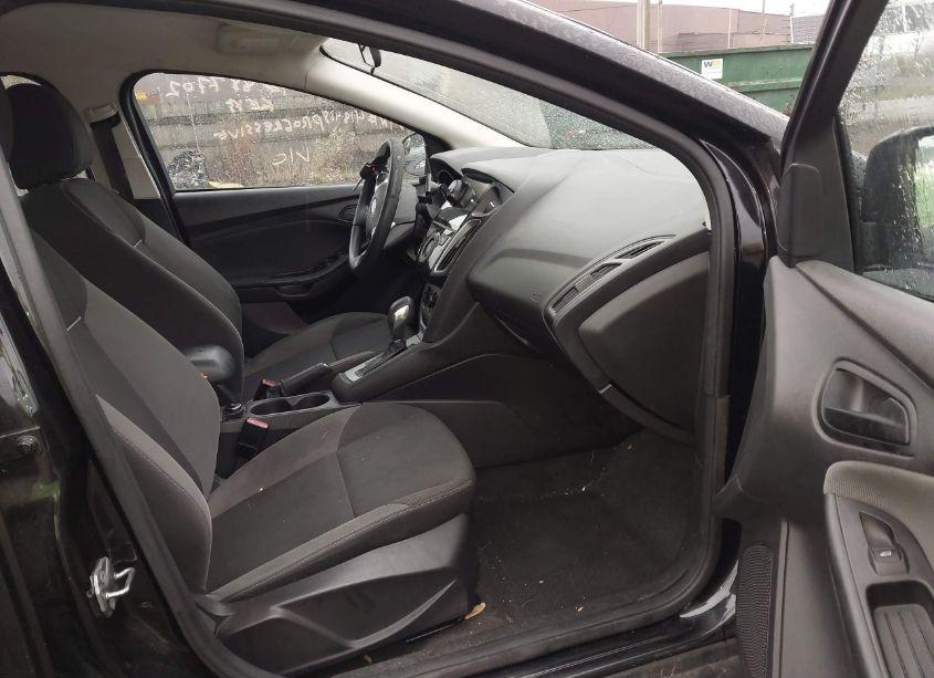 Photo 5 of 2012 Ford Focus SE (VIN 1FAHP3F26CL418418)