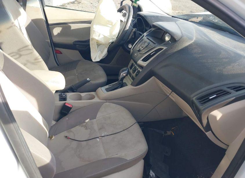 Photo 5 of 2012 Ford Focus SE (VIN 1FAHP3F26CL428155)