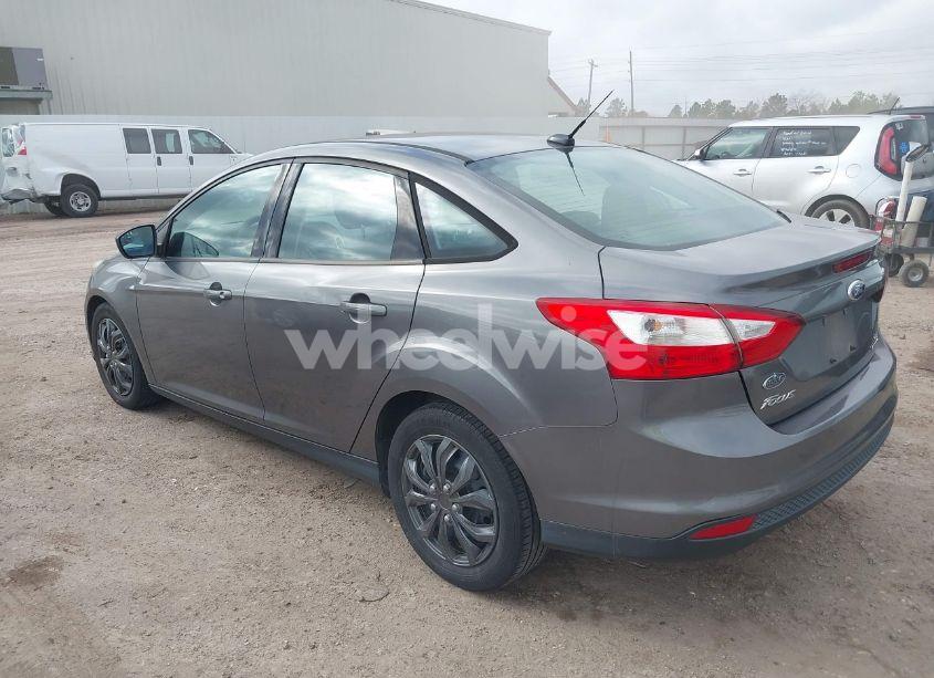 Photo 3 of 2012 Ford Focus SE (VIN 1FAHP3F26CL428687)
