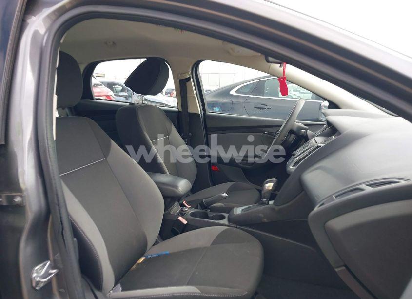 Photo 5 of 2012 Ford Focus SE (VIN 1FAHP3F26CL428687)