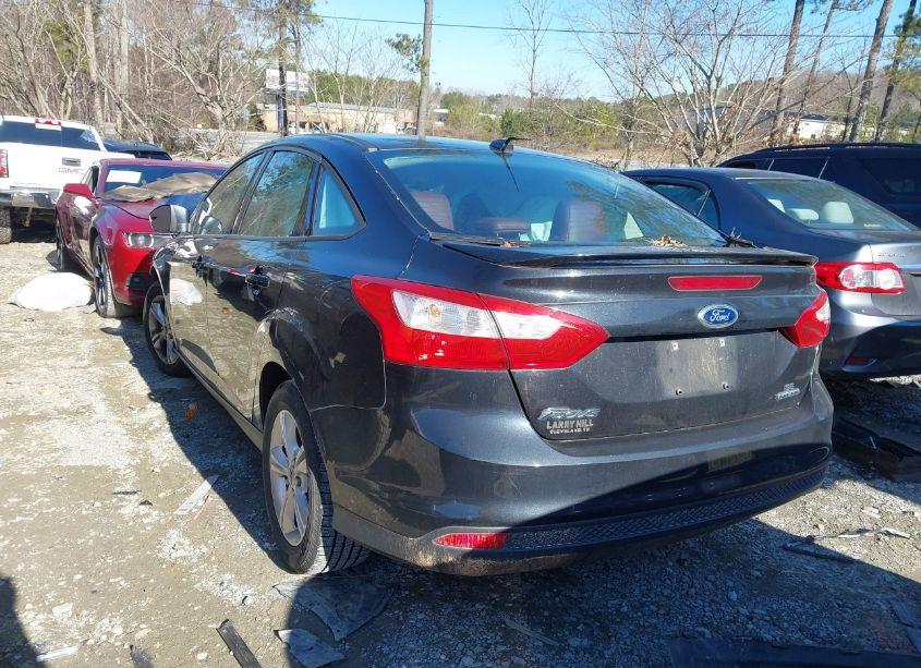 Photo 3 of 2012 Ford Focus SE (VIN 1FAHP3F26CL433081)