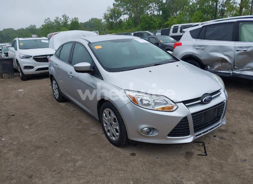 2012 Ford Focus SE (VIN 1FAHP3F26CL434649) main photo