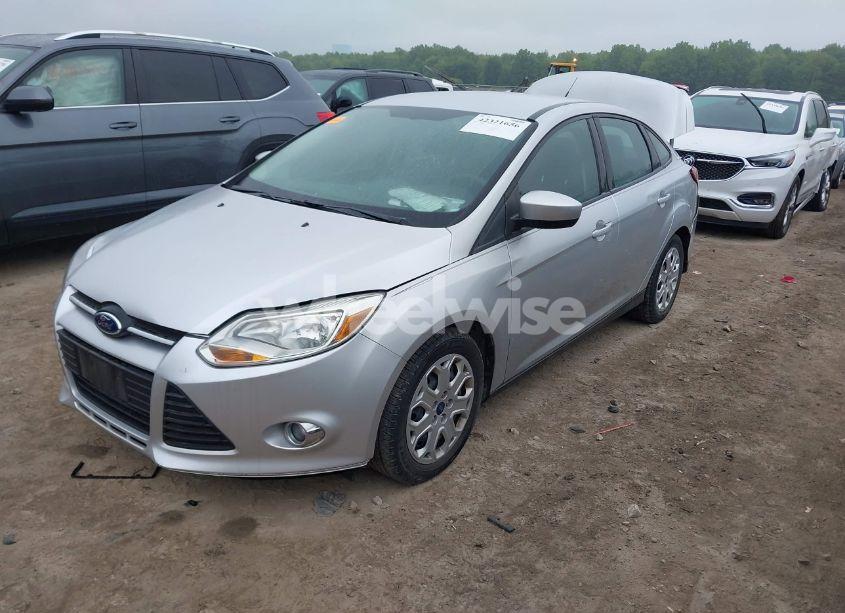 Photo 2 of 2012 Ford Focus SE (VIN 1FAHP3F26CL434649)