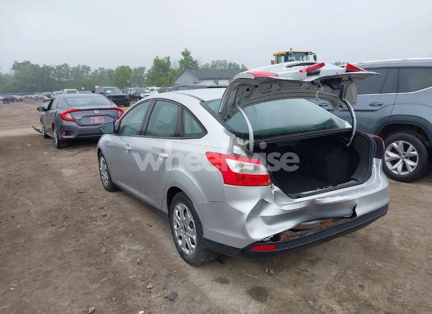Photo 3 of 2012 Ford Focus SE (VIN 1FAHP3F26CL434649)