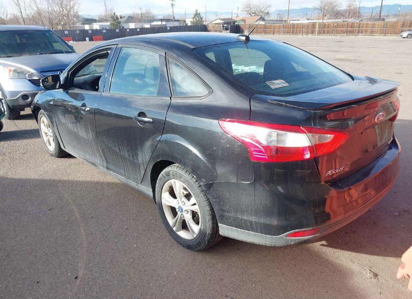 Photo 3 of 2012 Ford Focus SE (VIN 1FAHP3F26CL451158)