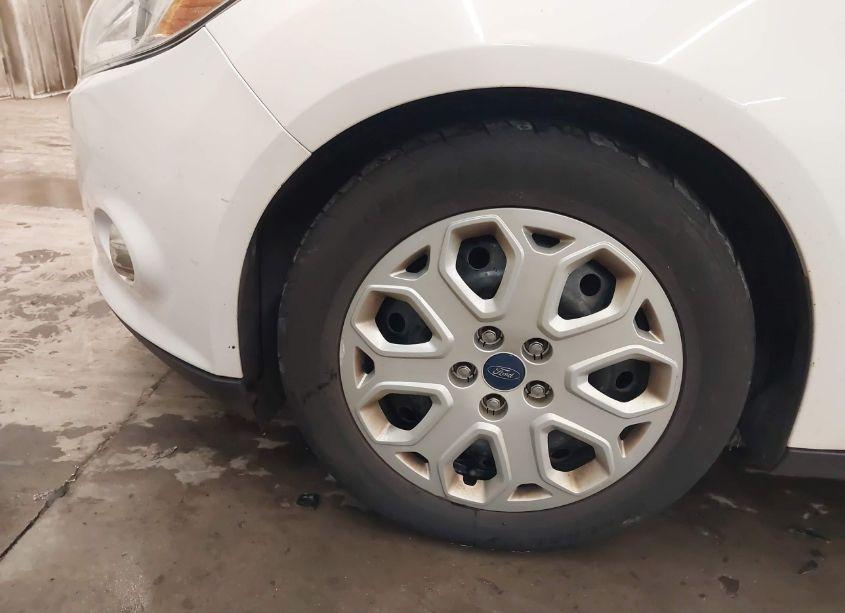 Photo 12 of 2012 Ford Focus SE (VIN 1FAHP3F26CL451709)