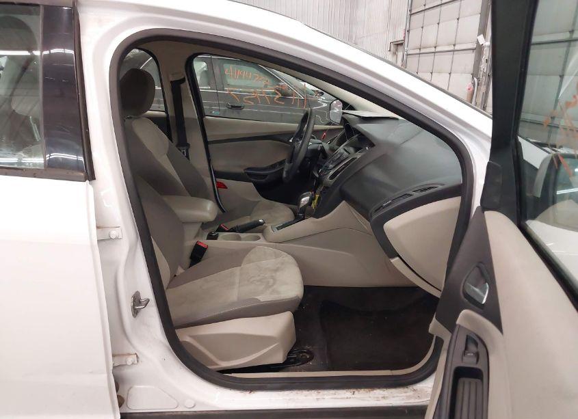 Photo 5 of 2012 Ford Focus SE (VIN 1FAHP3F26CL451709)