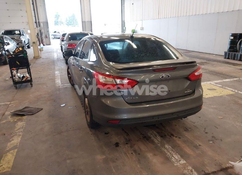 Photo 3 of 2012 Ford Focus SE (VIN 1FAHP3F26CL466274)