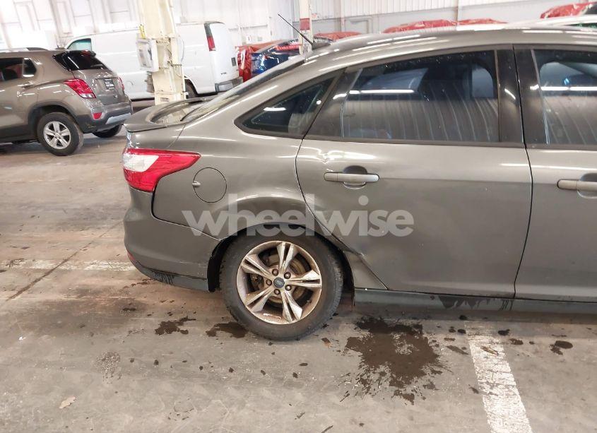 Photo 6 of 2012 Ford Focus SE (VIN 1FAHP3F26CL466274)