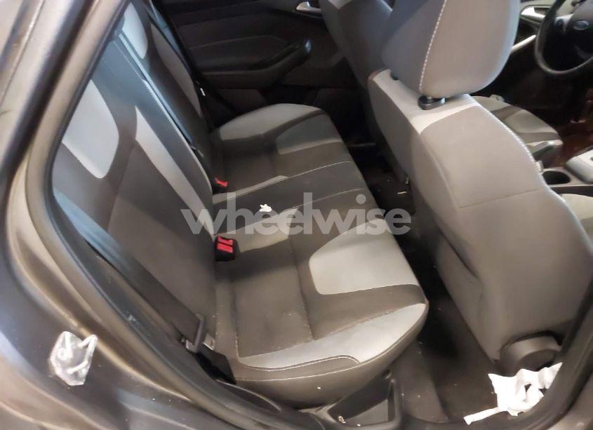 Photo 8 of 2012 Ford Focus SE (VIN 1FAHP3F26CL466274)