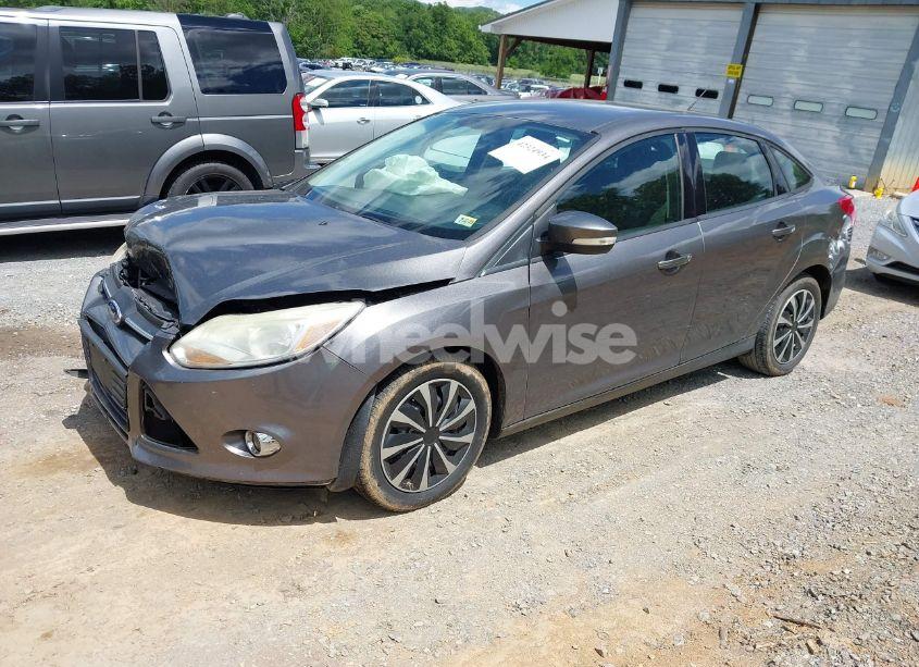 Photo 2 of 2012 Ford Focus SE (VIN 1FAHP3F26CL478487)