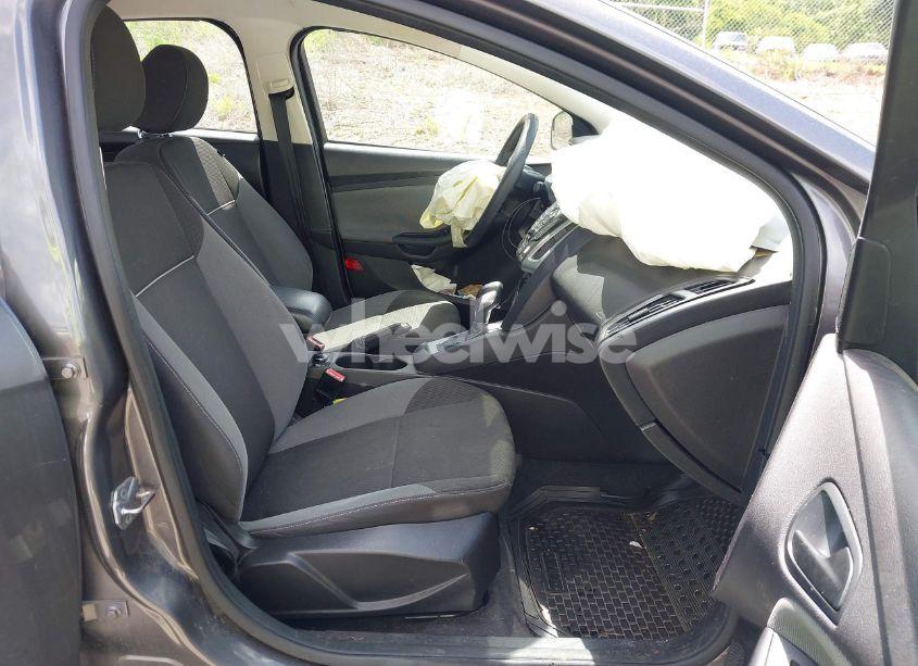 Photo 5 of 2012 Ford Focus SE (VIN 1FAHP3F26CL478487)