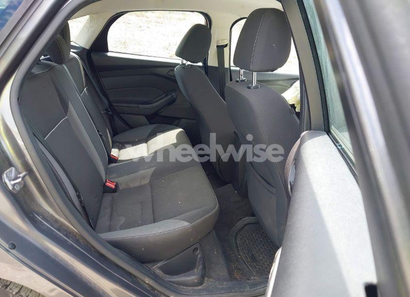 Photo 8 of 2012 Ford Focus SE (VIN 1FAHP3F26CL478487)