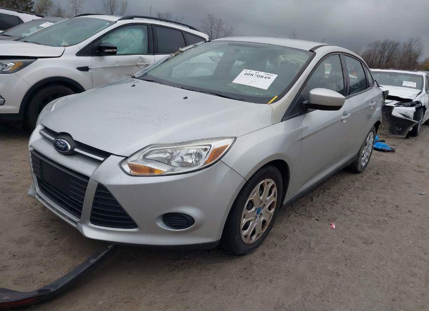 Photo 2 of 2012 Ford Focus SE (VIN 1FAHP3F27CL197072)