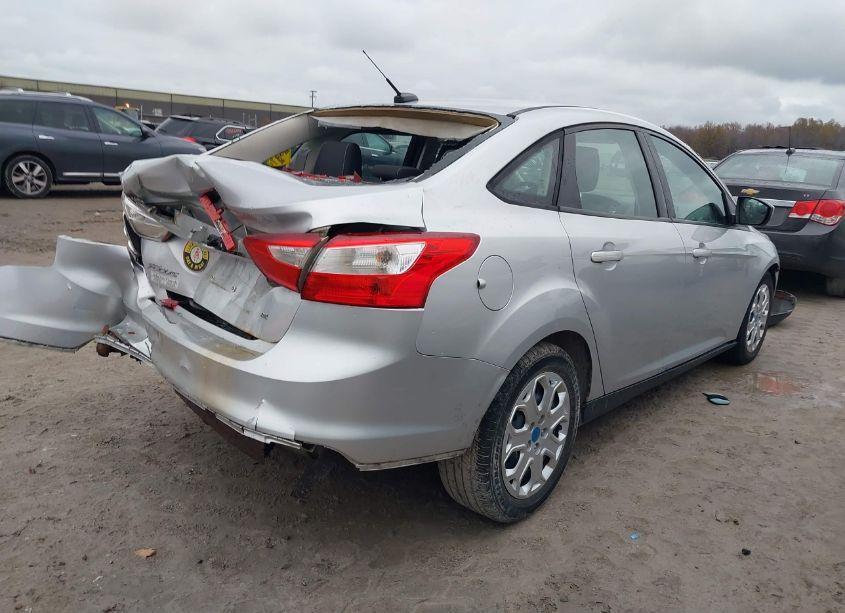 Photo 4 of 2012 Ford Focus SE (VIN 1FAHP3F27CL197072)