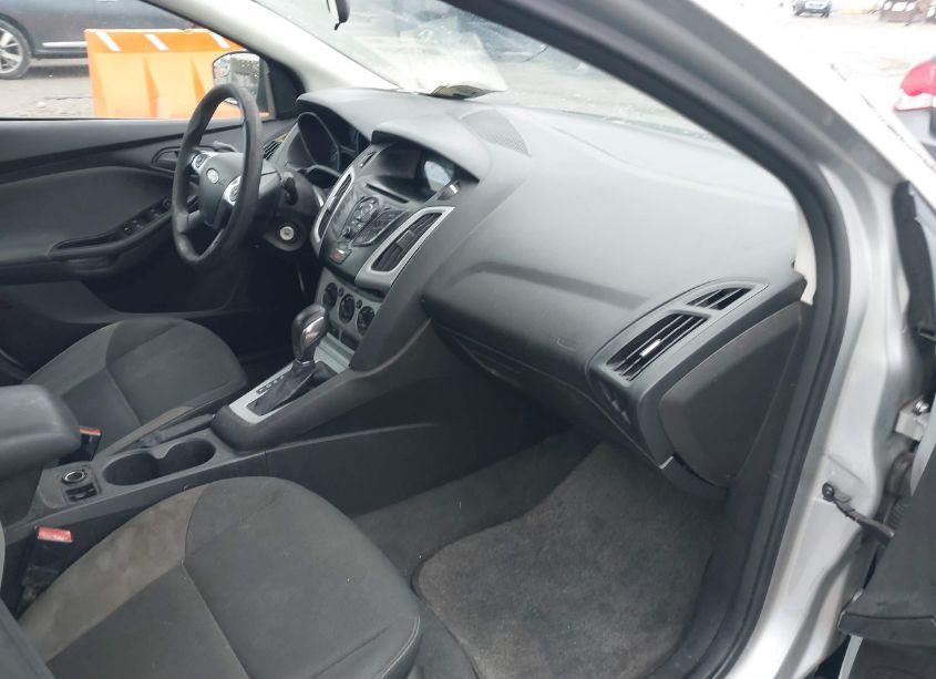 Photo 5 of 2012 Ford Focus SE (VIN 1FAHP3F27CL197072)