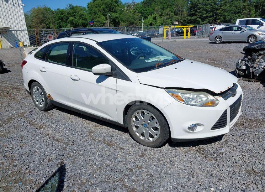 2012 Ford Focus SE (VIN 1FAHP3F27CL218986) main photo