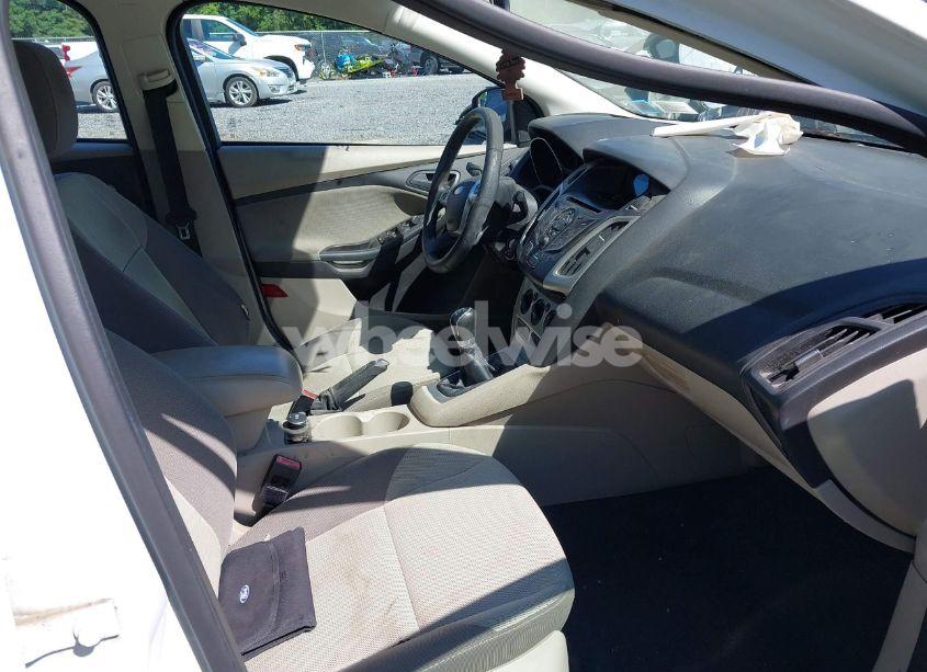 Photo 5 of 2012 Ford Focus SE (VIN 1FAHP3F27CL218986)