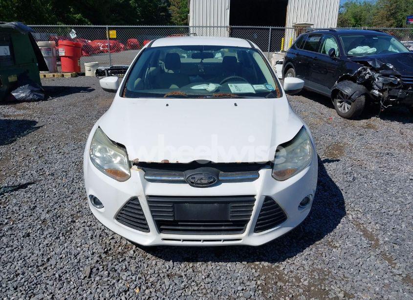 Photo 6 of 2012 Ford Focus SE (VIN 1FAHP3F27CL218986)