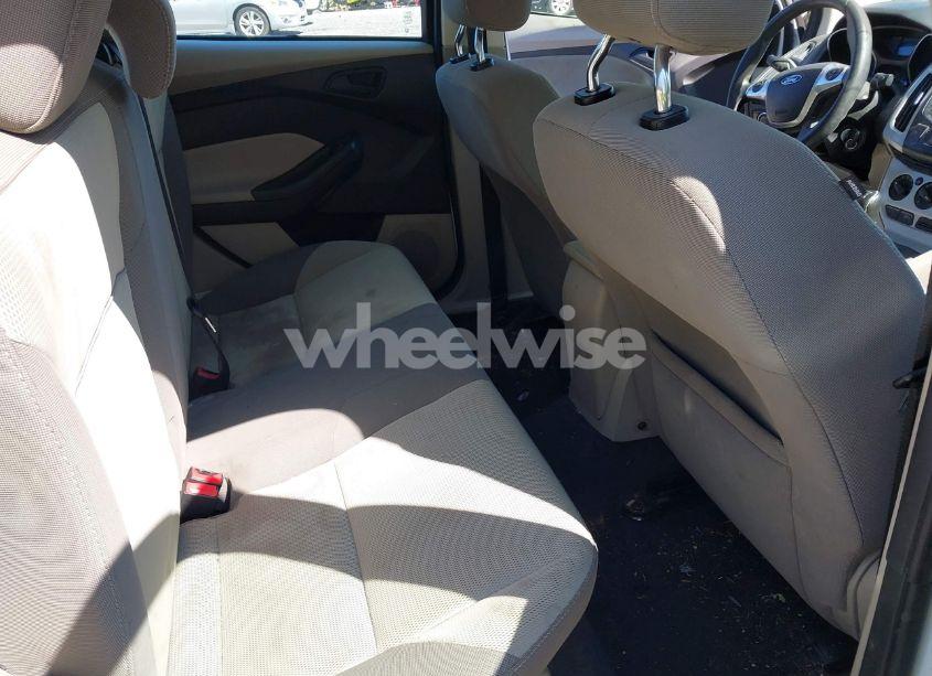 Photo 8 of 2012 Ford Focus SE (VIN 1FAHP3F27CL218986)