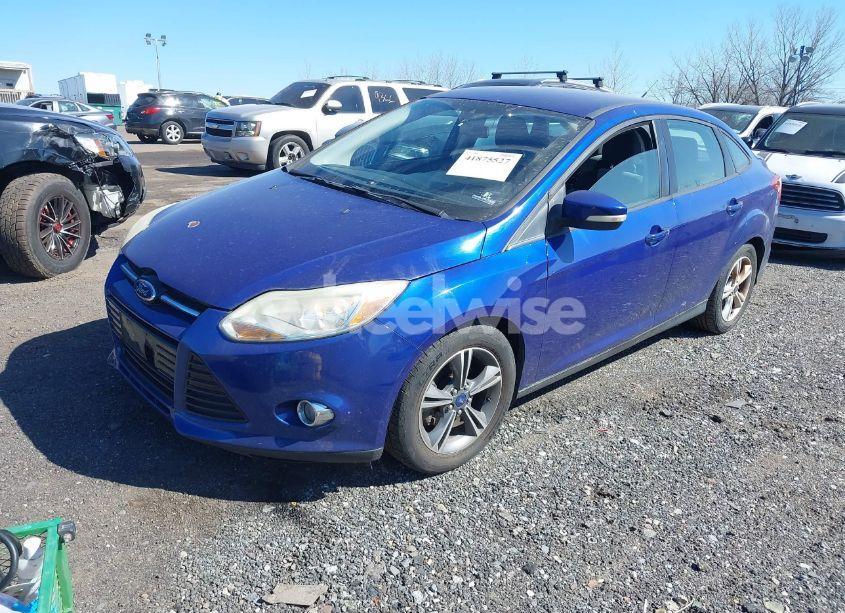 Photo 2 of 2012 Ford Focus SE (VIN 1FAHP3F27CL248182)