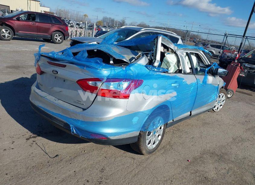 Photo 4 of 2012 Ford Focus SE (VIN 1FAHP3F27CL261725)