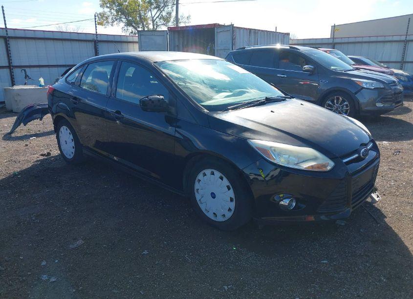 2012 Ford Focus SE (VIN 1FAHP3F27CL272966) main photo
