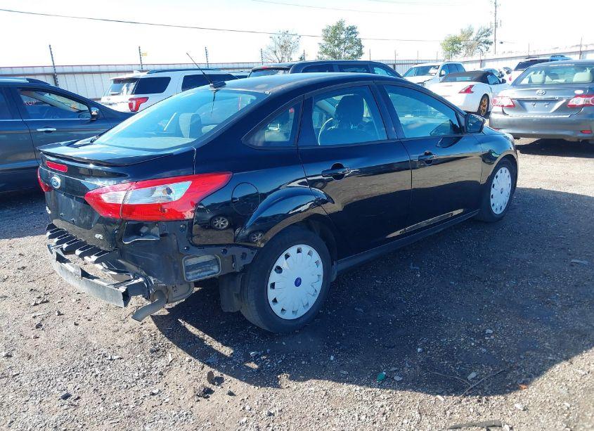 Photo 4 of 2012 Ford Focus SE (VIN 1FAHP3F27CL272966)