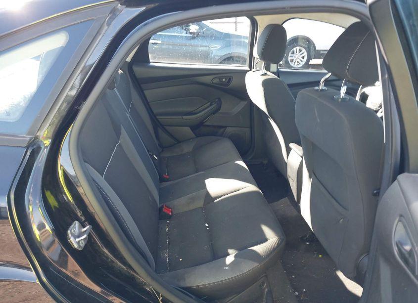 Photo 8 of 2012 Ford Focus SE (VIN 1FAHP3F27CL272966)