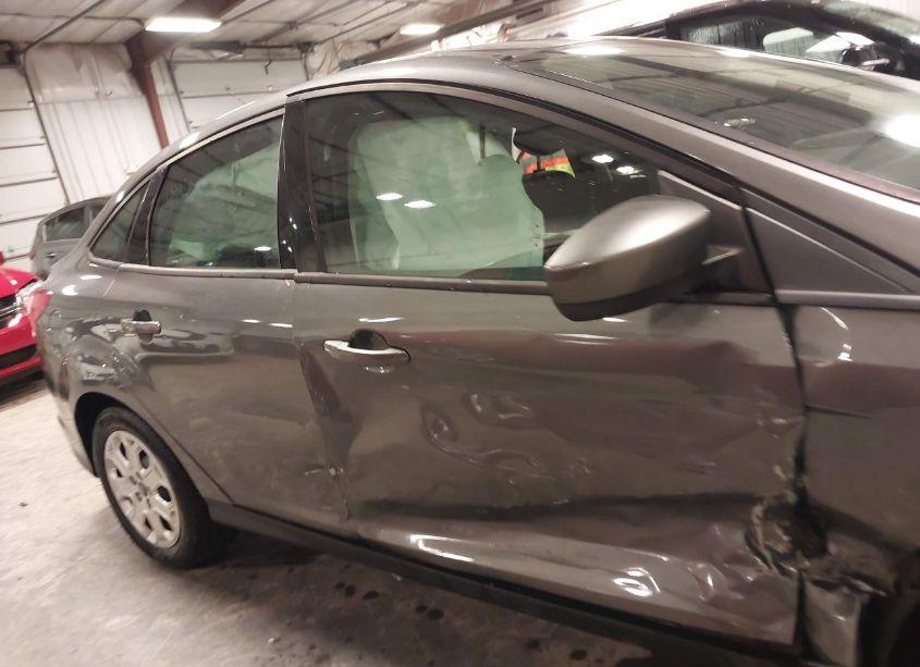 Photo 14 of 2012 Ford Focus SE (VIN 1FAHP3F27CL313077)