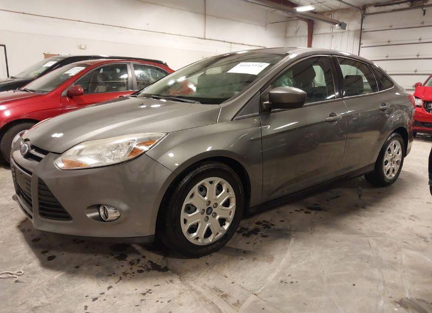 Photo 2 of 2012 Ford Focus SE (VIN 1FAHP3F27CL313077)
