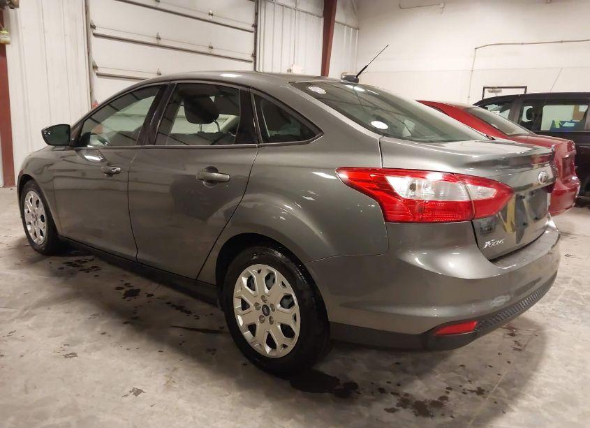 Photo 3 of 2012 Ford Focus SE (VIN 1FAHP3F27CL313077)