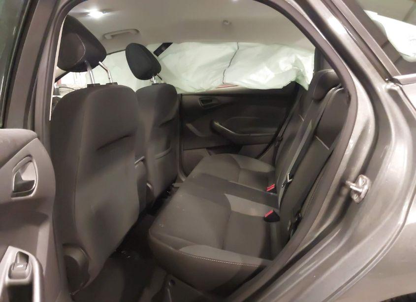 Photo 8 of 2012 Ford Focus SE (VIN 1FAHP3F27CL313077)