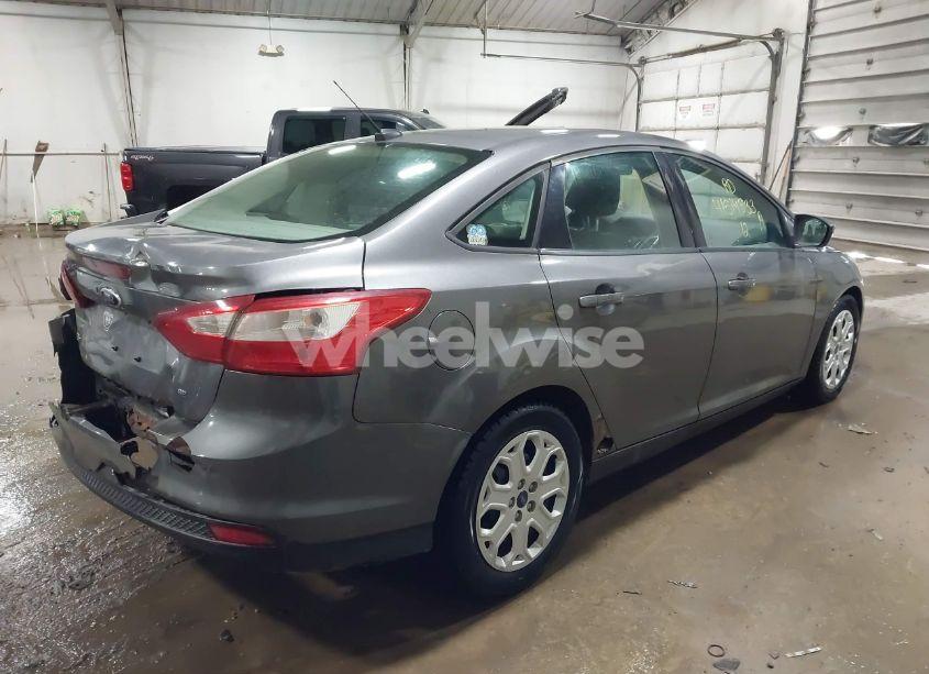 Photo 4 of 2012 Ford Focus SE (VIN 1FAHP3F27CL354017)