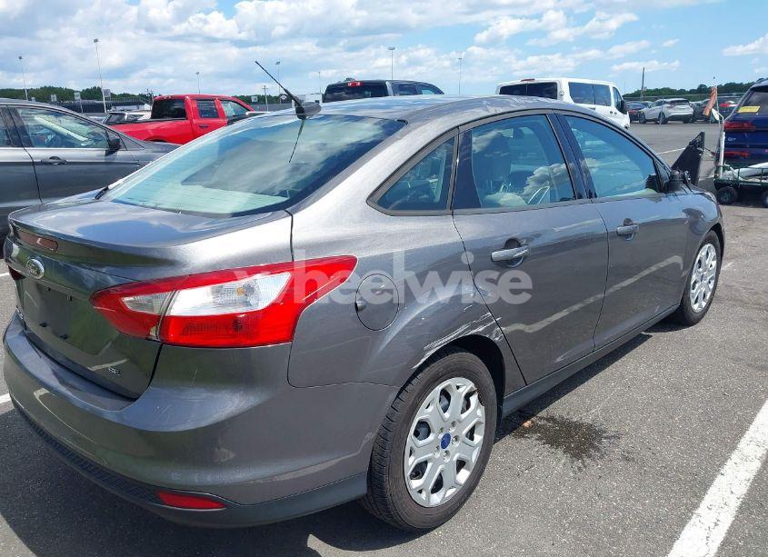 Photo 4 of 2012 Ford Focus SE (VIN 1FAHP3F27CL460371)