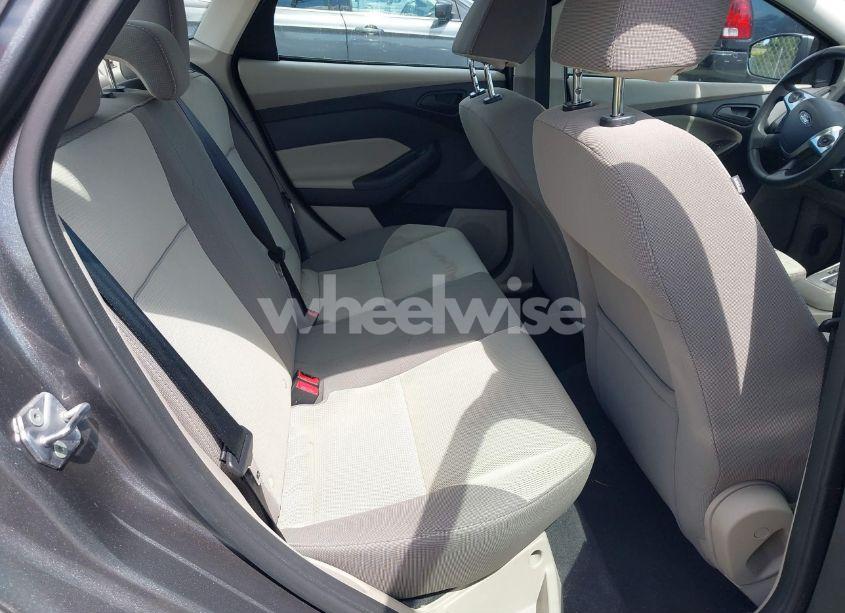 Photo 8 of 2012 Ford Focus SE (VIN 1FAHP3F27CL460371)