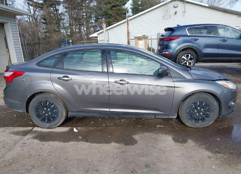 Photo 14 of 2012 Ford Focus SE (VIN 1FAHP3F27CL464968)