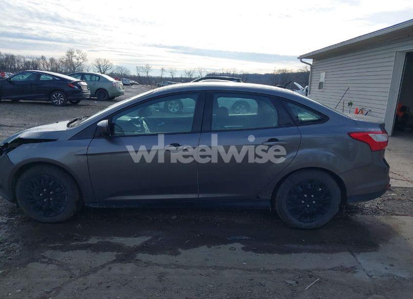 Photo 15 of 2012 Ford Focus SE (VIN 1FAHP3F27CL464968)