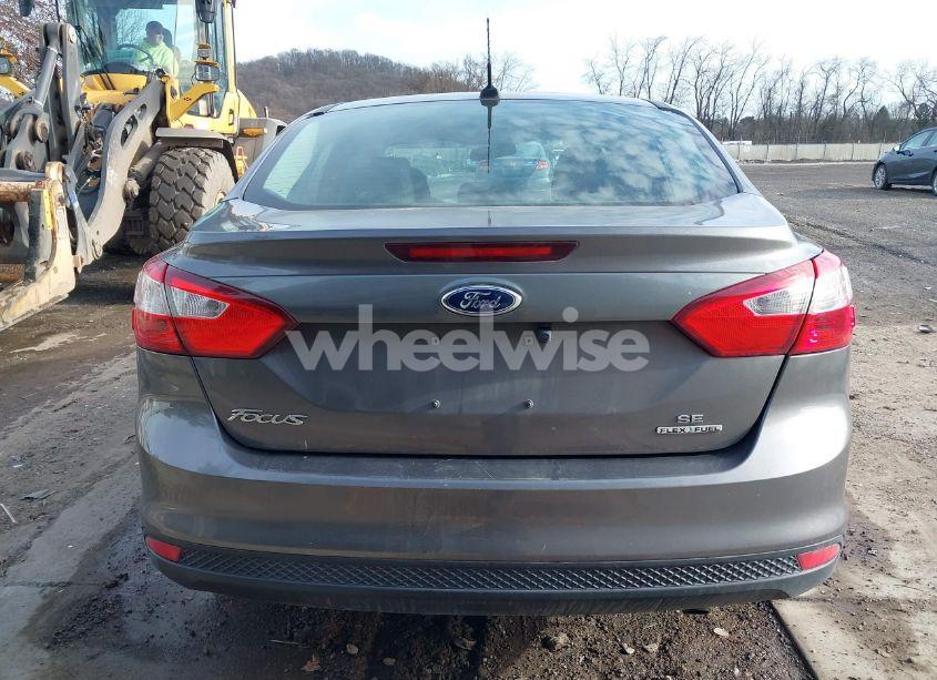 Photo 17 of 2012 Ford Focus SE (VIN 1FAHP3F27CL464968)