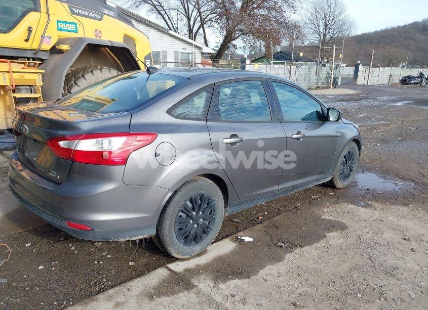 Photo 4 of 2012 Ford Focus SE (VIN 1FAHP3F27CL464968)
