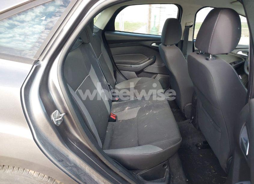 Photo 8 of 2012 Ford Focus SE (VIN 1FAHP3F27CL464968)