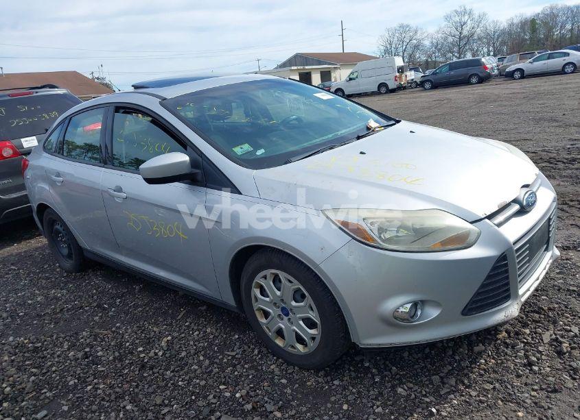2012 Ford Focus SE (VIN 1FAHP3F28CL137804) main photo