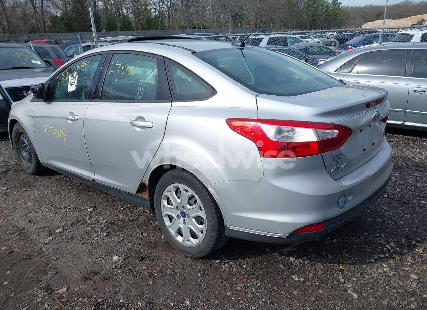 Photo 3 of 2012 Ford Focus SE (VIN 1FAHP3F28CL137804)