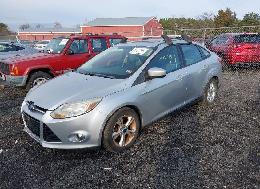 Photo 2 of 2012 Ford Focus SE (VIN 1FAHP3F28CL181009)