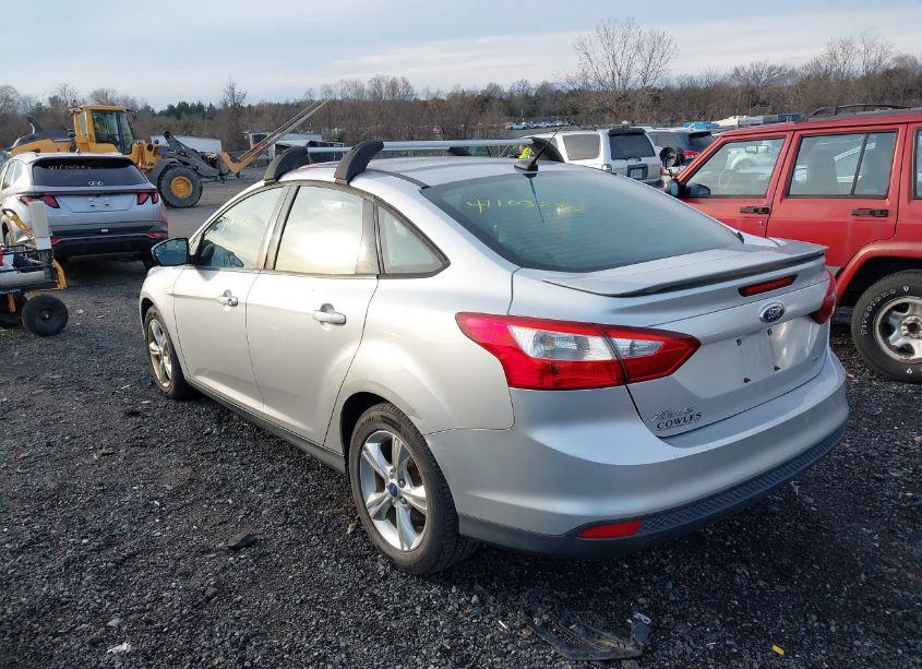 Photo 3 of 2012 Ford Focus SE (VIN 1FAHP3F28CL181009)