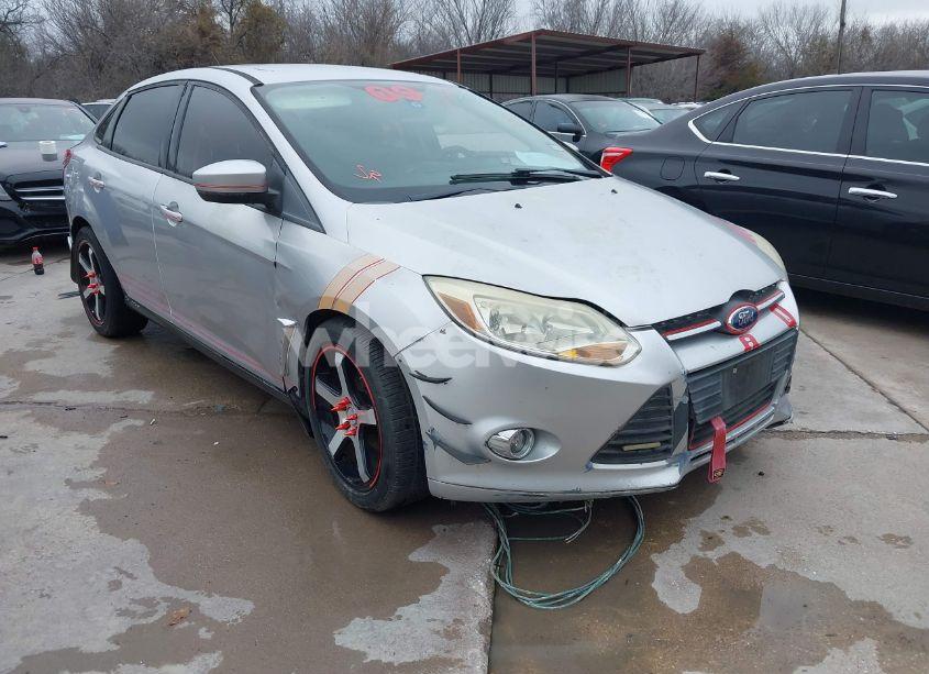2012 Ford Focus SE (VIN 1FAHP3F28CL183374) main photo