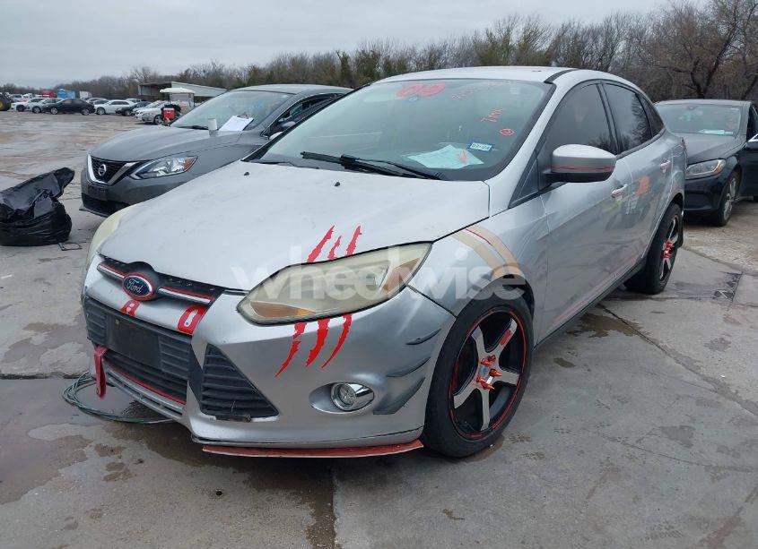 Photo 2 of 2012 Ford Focus SE (VIN 1FAHP3F28CL183374)
