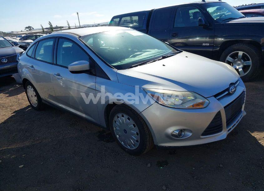 2012 Ford Focus SE (VIN 1FAHP3F28CL204613) main photo