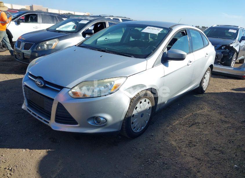 Photo 2 of 2012 Ford Focus SE (VIN 1FAHP3F28CL204613)